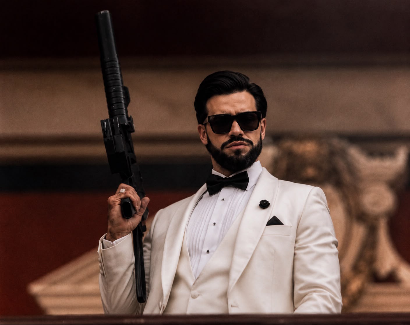 Papi Zero de esmoquin — mentor de élite masculina en español